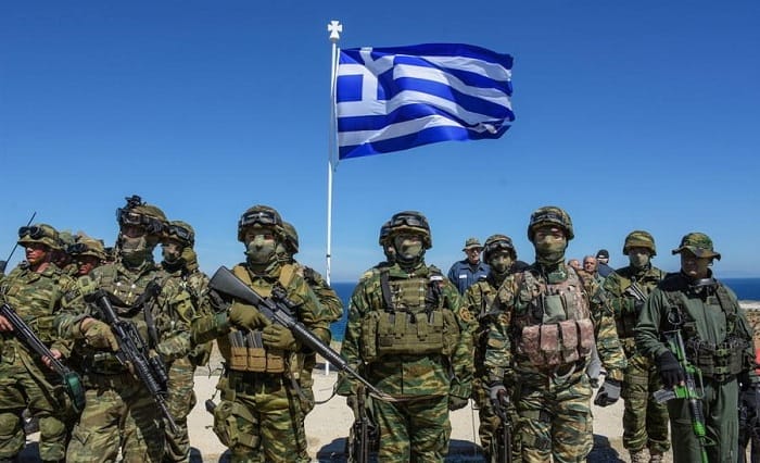 Lire la suite à propos de l’article L’armée grecque fait peau neuve