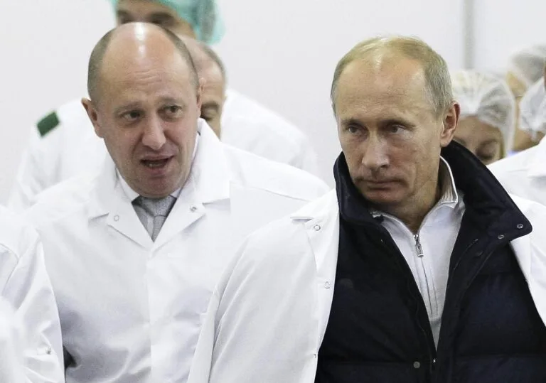 Lire la suite à propos de l’article Russie, les dessous d’Evgueni Prigojine, autrement dit le “boucher de Vladimir Poutine” 