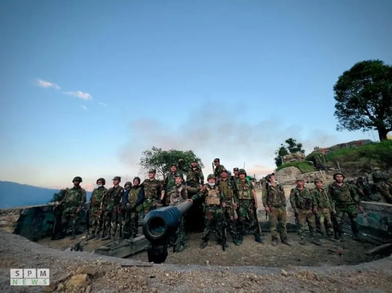 Lire la suite à propos de l’article L&rsquo;armée Birmane défaite par les rebelles pro-démocratie