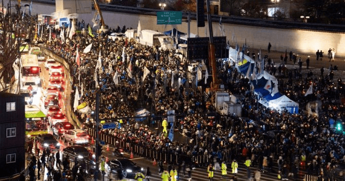 Lire la suite à propos de l’article Corée du Sud, Une nuit dans le chaos