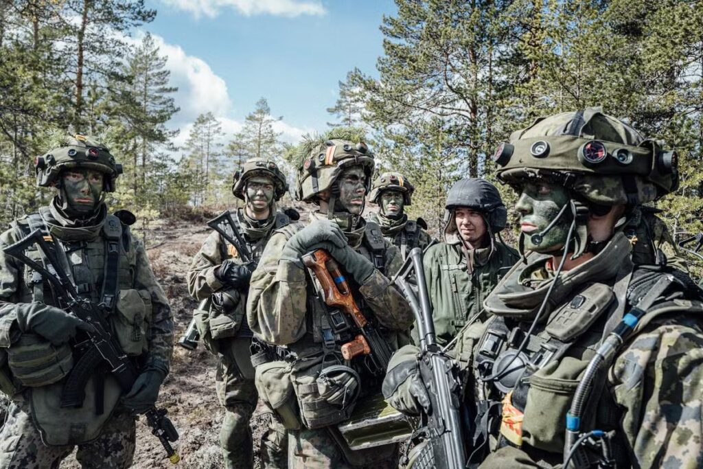 Lire la suite à propos de l’article L’armée finlandaise, composition, équipements et nouvelle stratégie militaire