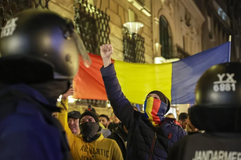 Lire la suite à propos de l’article La Roumanie en pleine crise politique : Călin Georgescu rejeté pour les prochaines élections, la colère de ses partisans